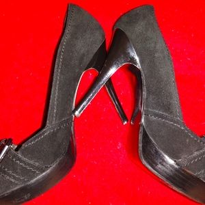 Guess Black high heels C06
